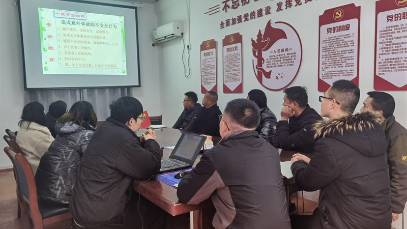 费用和退费条款是学员在选择成人教育机构时不可忽视的问题。以下是一些注意事项：