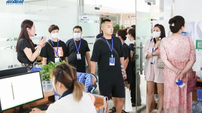 上海职业培训选机构，如何避开高价陷阱？**